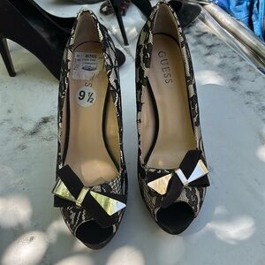 Cute brand new worn once grate condition